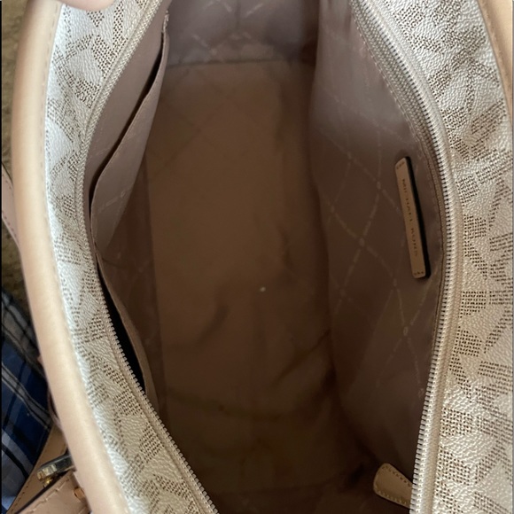 Michael Kors Jet Set Travel - Picture 3 of 3